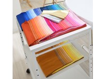 グランドカラー 大阪心斎橋店/200枚以上のドレープ使用