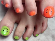 ブリスフルハピネス(Blissful happiness)/ニコちゃんフットネイル