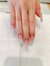 根元からスカルプを乗せていきます♪