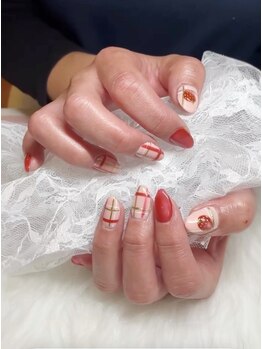 ぷっくりいちごネイル