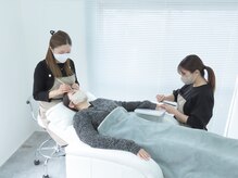 イノセント(INNOCENT)の雰囲気（まつげメニュー&ネイルの同時施術で時間短縮に♪）