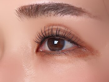 リム(Lim)/凛とした目元