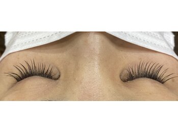 シルフ 石橋店(Sylph)/中央から目尻長め