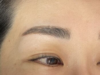 ラルジュヘアイコール(Large hair equal)/眉毛パーマ/アイブロウ