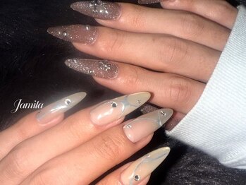 クールに魅せる個性デザイン