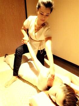 タイ古式マッサージ ファーサイ/コリ・疲れ・ストレスを改善する