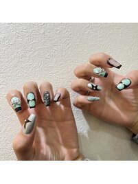 個性的ネイル