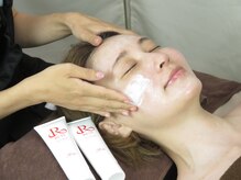 肌質改善ラボの雰囲気（モデルさん女優さん御用達!お肌に優しいREVIハーブピーリング♪）