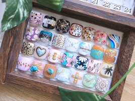 フットネイルつけ放題コース