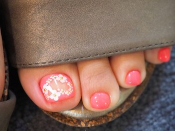 ミーナネイル(miinanail)/クリア囲みフラワーフットネイル