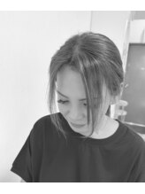 エムグロウ(Mglow) AKI 