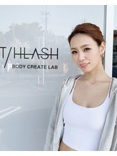 スラッシュ(T/HLASH) / MOMOKA