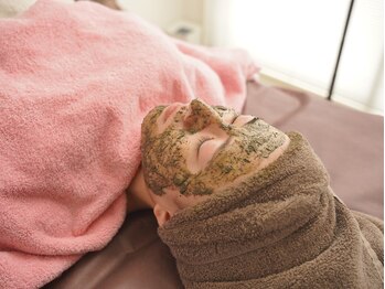 アルバ スキンガーデン(ALBAスキンガーデン)/REVIハーブピーリング