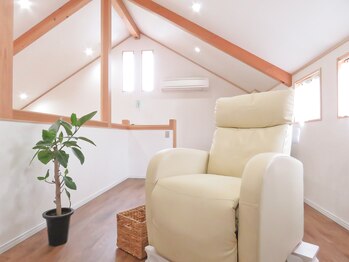 リース(wreath)/落ち着ける内観【美容室2階】