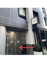 リフモ 吉祥寺店(Lifmo)/道順4：左手グレーの建物2F