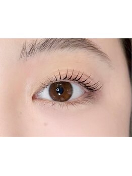 ナチュラル上品な目元にしたい