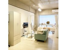 サロン ド プリュム(salon de plym)の雰囲気（サロンの雰囲気(^^)ゆっくりソファーでお過ごし下さい。）