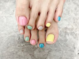 カラフルフットネイル