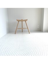 ヌンバイブリック(nun by Blic)/待ち合いの椅子