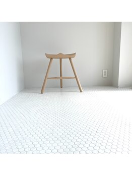 ヌンバイブリック(nun by Blic)/待ち合いの椅子