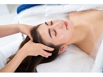 デマントイド 倉敷(Demantoide&Co)/頭皮にジェルを馴染ませる