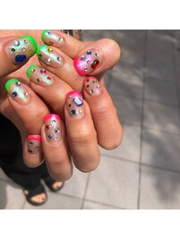 ネオンフレンチで海外風ネイル