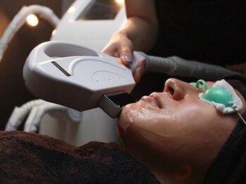 メンサス 湘南藤沢店(mensus)の写真/ヒゲ脱毛に特化したモードを搭載！SHR方式のマシンで短い間隔でのケアが可能。効率よく清潔感ある肌へ★