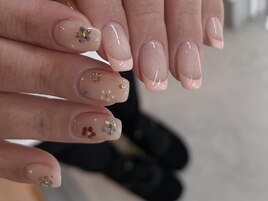 フレンチ×フラワーネイル！