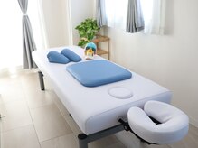 オスベル(OSBELLE)/白を基調とした落ち着く店内