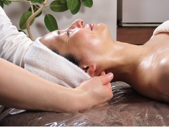 トータルケアラボ エムドットティ(m.t)の写真/【フェイシャルサロン】◇施術後速攻実感◇歴13年のハンドテクニックで潤い溢れるリフト小顔に♪