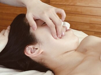 ハナハナ(hanahana)の写真/鏡の自分にガッカリしない!一日中「ツヤ肌」をキープ★肌の奥から潤う艶々感でお顔の印象をグッと上げます!