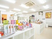 リライフ(Relife)の雰囲気（バリ雑貨、海外のお菓子を扱うショップ併設。）