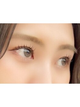 ナチュラル上品な目元にしたい