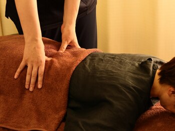 井原鍼灸整骨院の写真/【徳庵駅徒歩1分/男女スタッフ在籍】仕事の合間や帰りにも気軽に通いやすい人気なリラクゼーションサロン☆