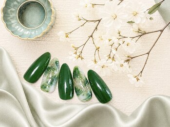 エンネイルサロン(En nail salon)の写真/「何が似合うか分からない…」そんな初心者様へ◇肌馴染み◎な上品カラー提案と、徹底したケアで美爪へ☆