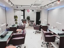 フリーネイル 四ツ橋店(free nail)の雰囲気（フット席はリクライニングチェア♪ゆったりおくつろぎ頂けます）
