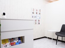 アイケアラボ 四ツ谷店(アイケアLaBo)/受付から待合まで落ち着いた空間