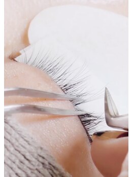 ラマ(LaMa)/ボリュームラッシュの付け方