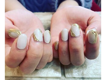 ネイルサロン シェリ(NAIL SALON Cheri)/この季節のホワイトネイル