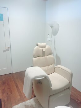ヴィサスアイズ(Visas eyes)/完全個室でくつろぎながら施術☆