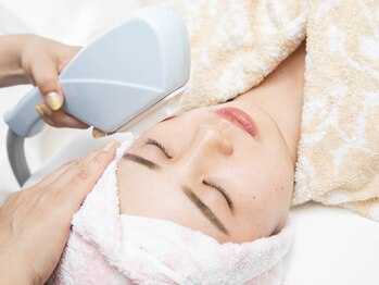 フォレスト(Forest)の写真/美白光フェイシャルとまつげパーマのセットがお得で人気♪まつげの悩みだけでなくお肌の悩みも一緒に改善◎