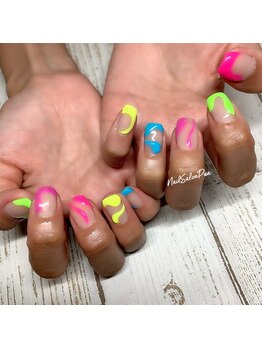 プア(Pua)/うねうねネイル
