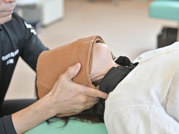 かわばた整骨院 鍼灸マッサージ院の写真/「朝の目覚めが全然違う」頭~肩にかけての辛さご相談下さい。辛い肩こりはプロにおまかせください◎