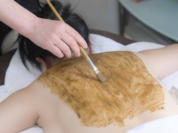 カネキ(KANEKI)/背中ケア/国産ハーブピーリング