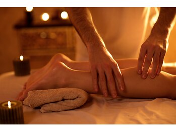 東京プリンス倶楽部の写真/新宿｜足のむくみを解消したい方にオススメ！オイルリンパで老廃物を流し、施術後はスッキリ軽い足取りに♪