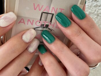 アイコニックネイル 天神店(ICONIQ nail)の写真/指先もぷるんっ♪シンプルジェルなら着る服を選ばずどんなファッションにも◎上品でオトナなネイルを★