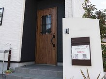 グリッタープラス(glitter plus)/ポストに目印の掲示があります