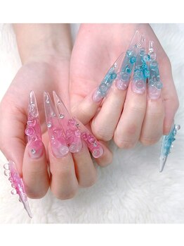 ティアラネイル(TIARA NAIL)の写真/【自店はいつでも付替オフ無料☆】特大パーツ、トレンドカラーをご用意！つけ放題で、理想の仕上がりに★