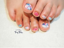 タイダイ柄ペディキュアネイル