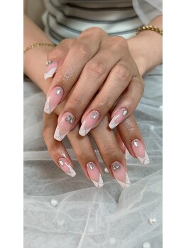 人気のフレンチネイル